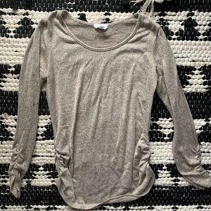 Women’s lightweight maternity sweater